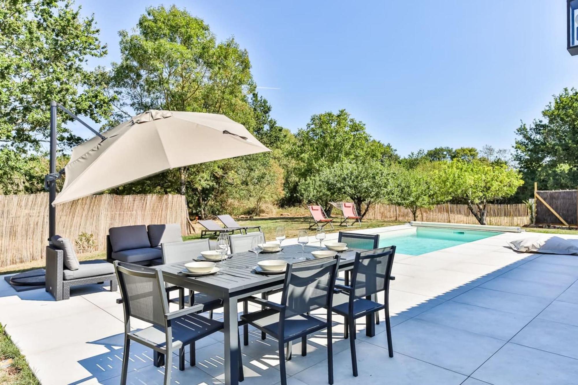 Très jolie maison familiale avec piscine Bois-de-Cené Esterno foto