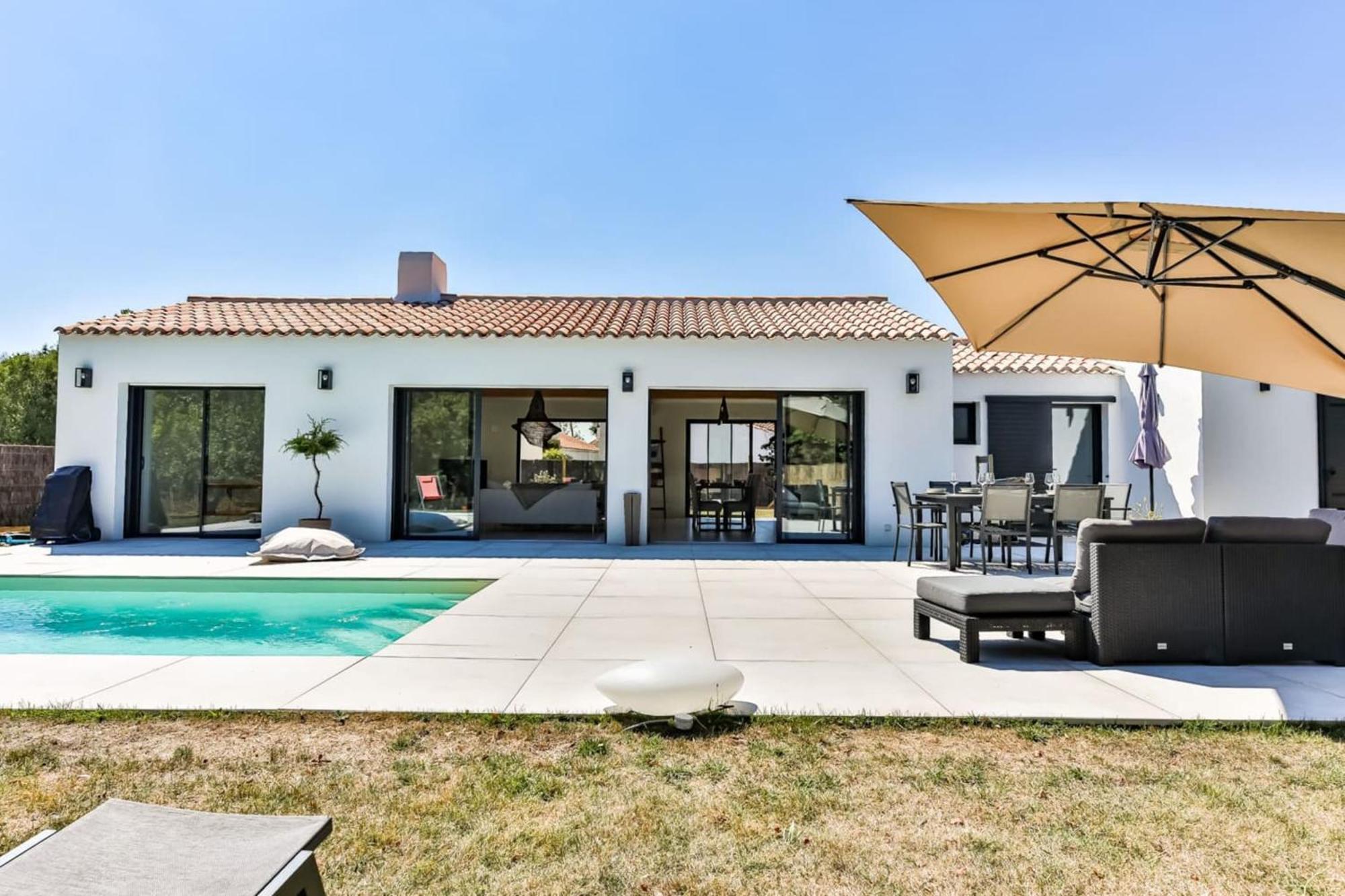 Très jolie maison familiale avec piscine Bois-de-Cené Esterno foto